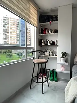 Zoe riivas online show from 2, 2, 2026