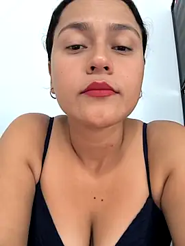 Snapshot of Nadia_hasbun chatting on 19, 10, 2025 Nadia hasbun online show from 19, 10, 2025