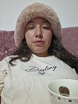 annyaparis online show from 7, 1, 2026