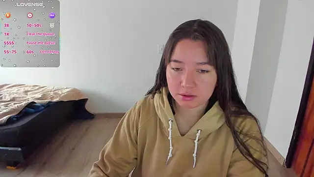 annyaparis online show from 15, 4, 2026