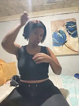 Snapshot of MissBubbles04 chatting on 2, 11, 2025 MissBubbles04 online show from 2, 11, 2025