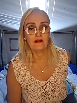 Snapshot of Jenny_Blum chatting on 17, 12, 2025 Jenny Blum online show from 17, 12, 2025