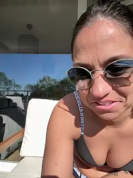 LaPetiteKim online show from 23, 4, 2026