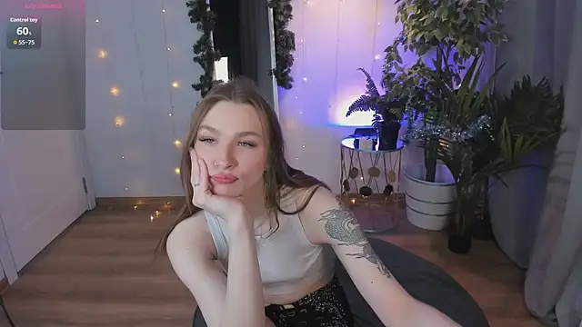 Snapshot of PollyMayer chatting on 14, 12, 2025 PollyMayer online show from 14, 12, 2025