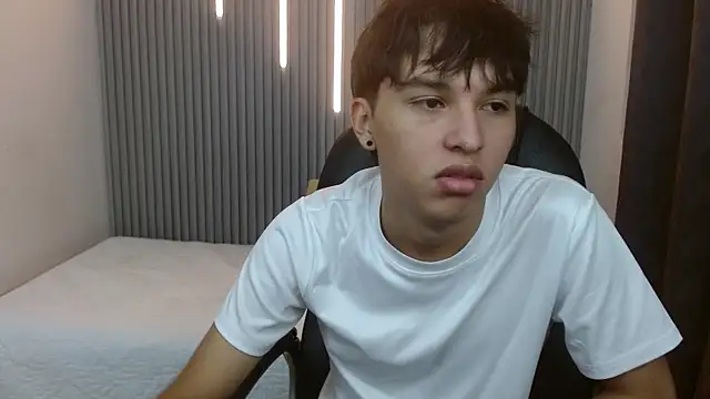 Snapshot of StiwenTwink chatting on 9, 7, 2026 StiwenTwink online show from 9, 7, 2026