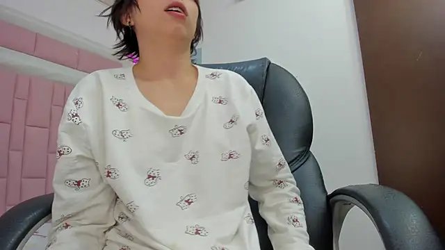 Snapshot of Klaret_Toy chatting on 14, 10, 2025 Klaret Toy online show from 14, 10, 2025