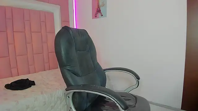 Snapshot of Klaret_Toy chatting on 3, 12, 2025 Klaret Toy online show from 3, 12, 2025