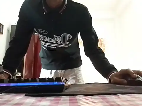 Snapshot of amanWildstalion chatting on 24, 11, 2025 amanWildstalion online show from 24, 11, 2025