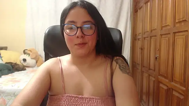 Snapshot of Venus_cat_ chatting on 16, 5, 2026 Venus cat online show from 16, 5, 2026