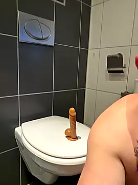 Snapshot of hot-brabo chatting on 14, 11, 2025 hot-brabo online show from 14, 11, 2025