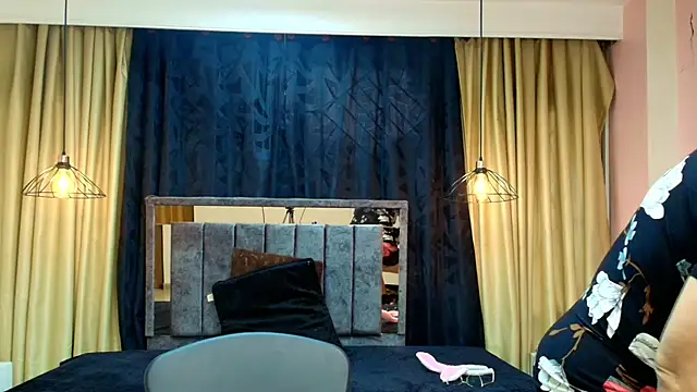 scarlet milf  online show from 15, 11, 2025