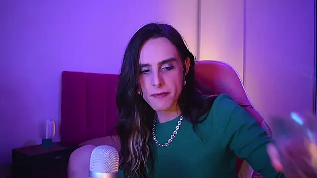 estrogen nia online show from 18, 6, 2026