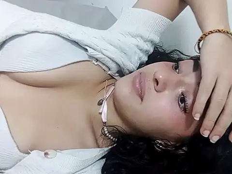 Snapshot of JuliethaFox chatting on 16, 5, 2026 JuliethaFox online show from 16, 5, 2026