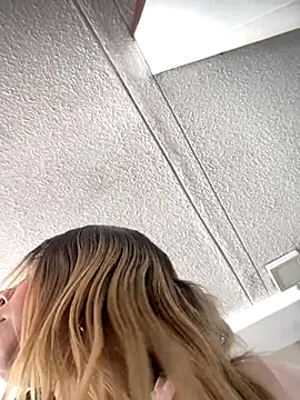 Ada Pink online show from 2, 12, 2025