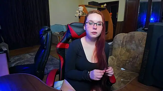 JustFoxyee online show from 3, 12, 2025