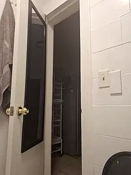 Snapshot of Curious9884 chatting on 9, 10, 2025 Curious9884 online show from 9, 10, 2025