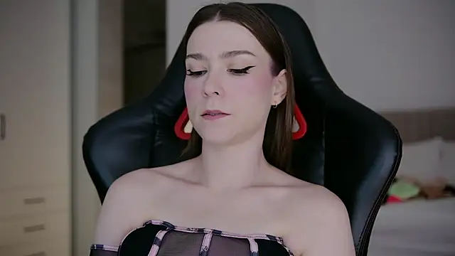 WowHelloAlice online show from 11, 4, 2026