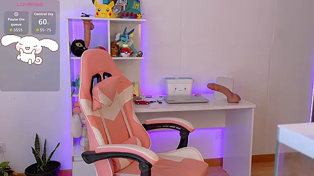 Snapshot of Sallie_Doll chatting on 23, 10, 2025 Sallie Doll online show from 23, 10, 2025