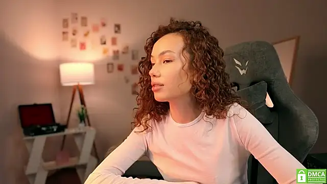 Snapshot of branchwithflowerss chatting on 10, 10, 2025 branchwithflowerss online show from 10, 10, 2025