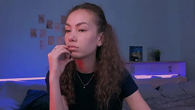 Snapshot of branchwithflowerss chatting on 15, 11, 2025 branchwithflowerss online show from 15, 11, 2025