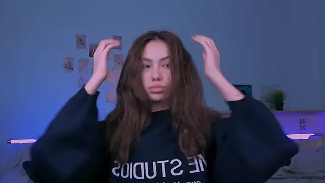 Snapshot of branchwithflowerss chatting on 29, 11, 2025 branchwithflowerss online show from 29, 11, 2025