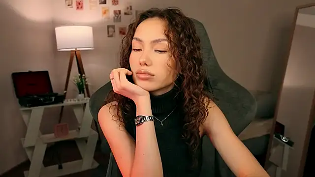 Snapshot of branchwithflowerss chatting on 2, 12, 2025 branchwithflowerss online show from 2, 12, 2025