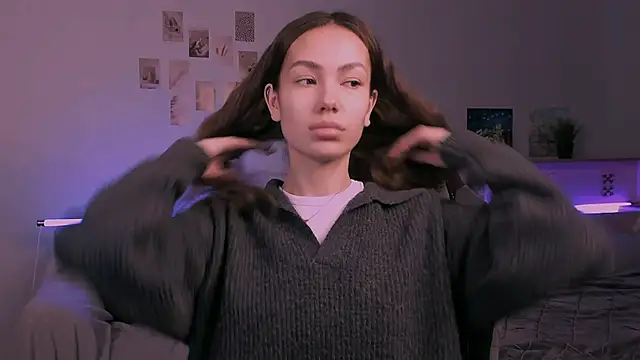 Snapshot of branchwithflowerss chatting on 4, 12, 2025 branchwithflowerss online show from 4, 12, 2025