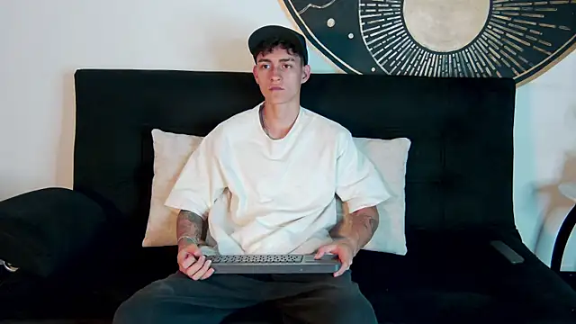 LukeSavagge online show from 10, 10, 2025