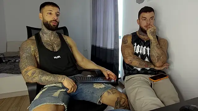 Snapshot of MasculineGuy99 chatting on 11, 11, 2025 MasculineGuy99 online show from 11, 11, 2025