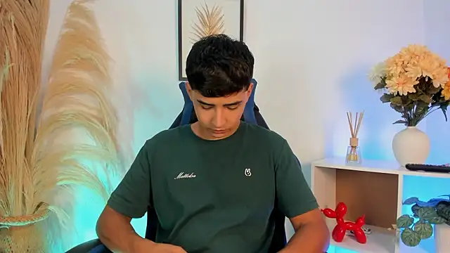 Thiago Connor21 online show from 21, 4, 2026