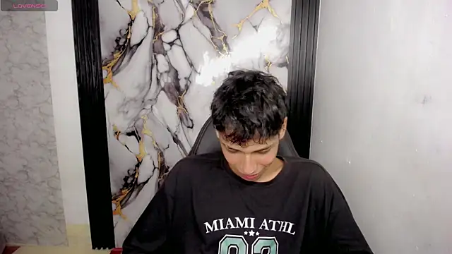 Snapshot of Im_david02 chatting on 19, 12, 2025 Im david02 online show from 19, 12, 2025