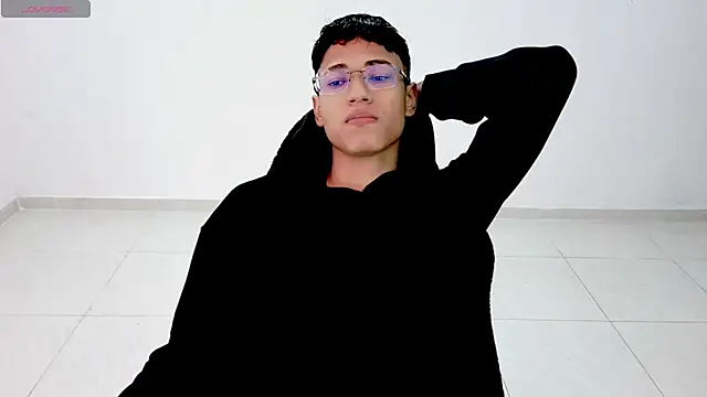 Im david02 online show from 15, 4, 2026