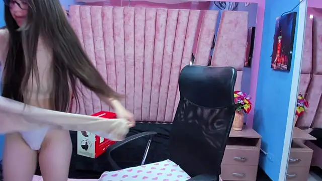 sarah sweett  online show from 19, 3, 2026