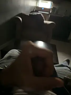 familia0210 online show from 4, 12, 2025