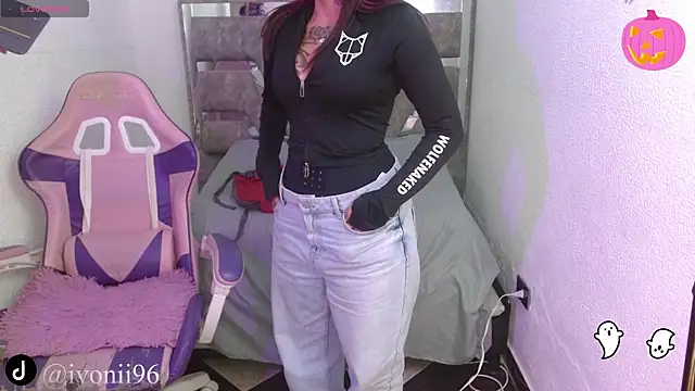 Snapshot of ivoni chatting on 28, 10, 2025 ivoni online show from 28, 10, 2025