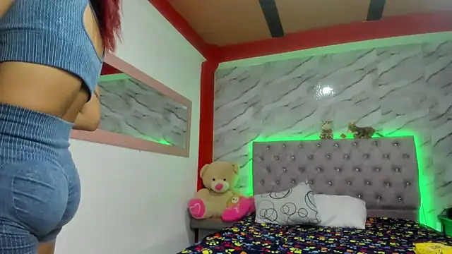 Snapshot of Stefany_Andruw chatting on 12, 11, 2025 Stefany Andruw online show from 12, 11, 2025