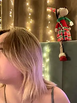 KellyMoors online show from 20, 12, 2025