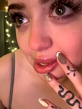 KellyMoors online show from 22, 12, 2025