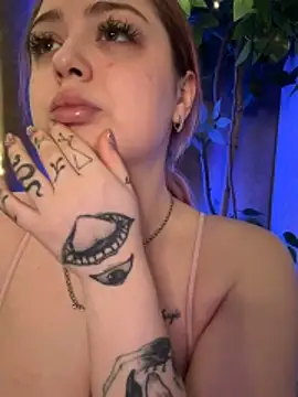 KellyMoors online show from 2, 3, 2026