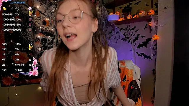 lyra thenymph online show from 23, 10, 2025