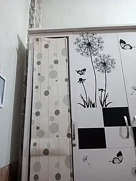 tulip-bae online show from 5, 11, 2025