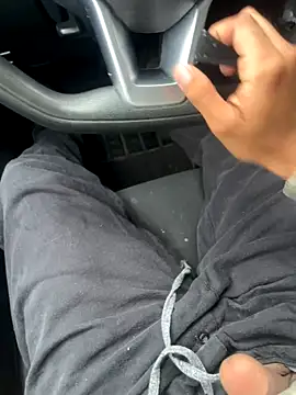 Snapshot of ayrtonmen chatting on 22, 10, 2025 ayrtonmen online show from 22, 10, 2025