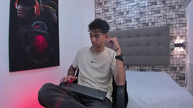 Ethan Brown0 online show from 3, 10, 2025