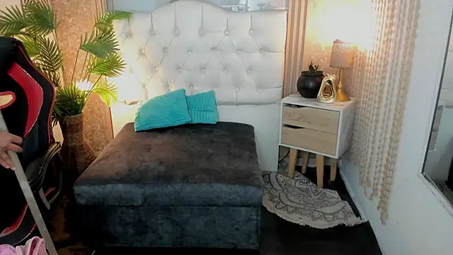 Snapshot of AriaVega chatting on 12, 4, 2026 AriaVega online show from 12, 4, 2026