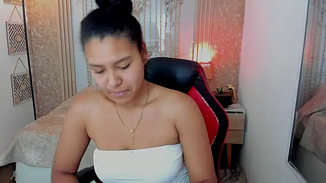 Snapshot of AriaVega chatting on 6, 5, 2026 AriaVega online show from 6, 5, 2026