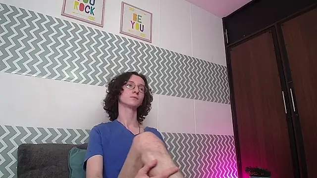 Snapshot of White_King4 chatting on 6, 10, 2025 White King4 online show from 6, 10, 2025