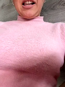 Daiana Andra online show from 10, 11, 2025