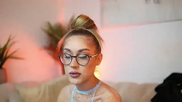 AileenKiss online show from 28, 10, 2025