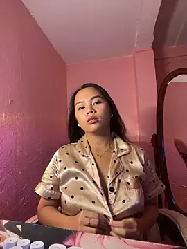 Funtasee Andi online show from 27, 4, 2026