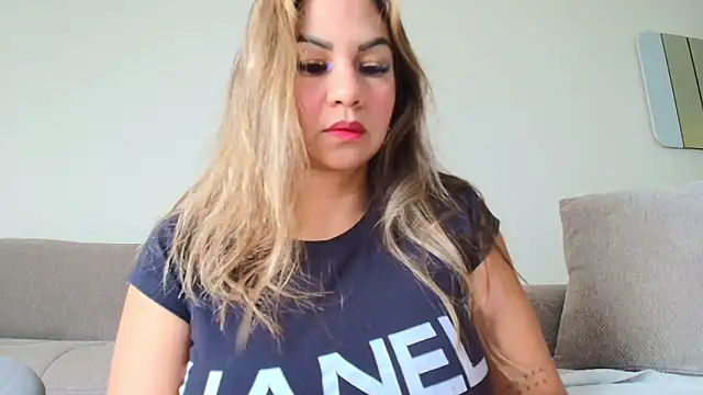 Snapshot of Shanell_Rousex chatting on 2, 7, 2026 Shanell Rousex online show from 2, 7, 2026